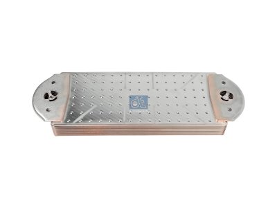 DT Spare Parts - Oil cooler, L: 456 mm, W: 150 mm, T: 44 mm - 2.11472